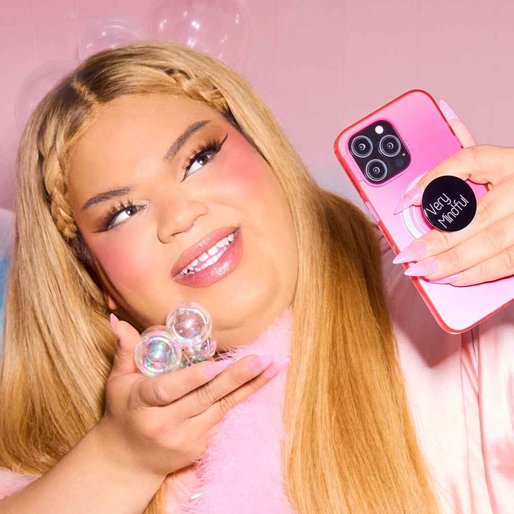 <h1>Divas, You See How I Hold My Phone?</h1>